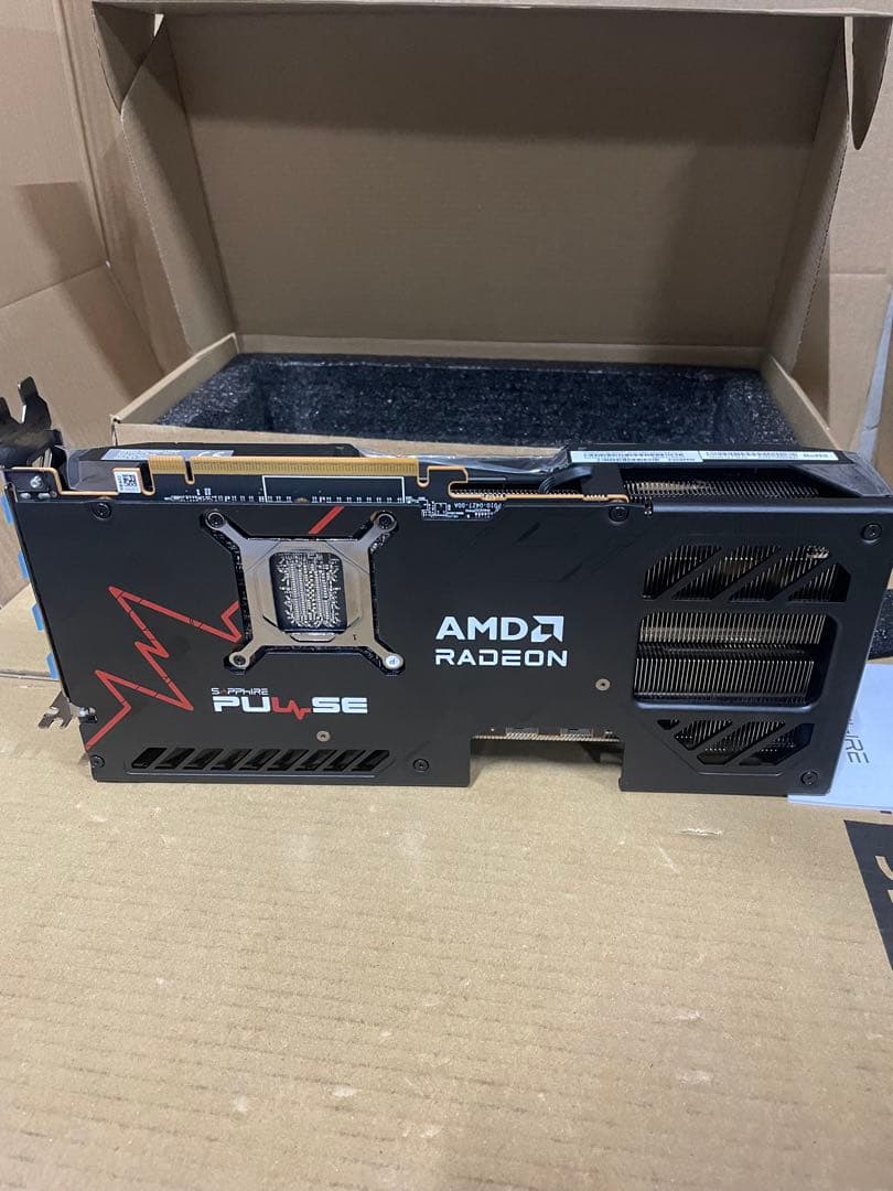 グラフィックボード・グラボ・ビデオカード Sapphire 11349-03-20G Pulse AMD RX 9070