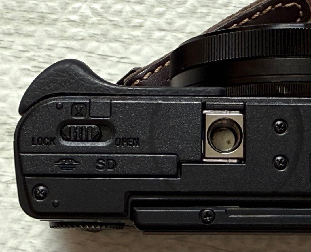 SONY DSC RX100M3 本体と付属品 バッテリー3個、充電器、ケース付