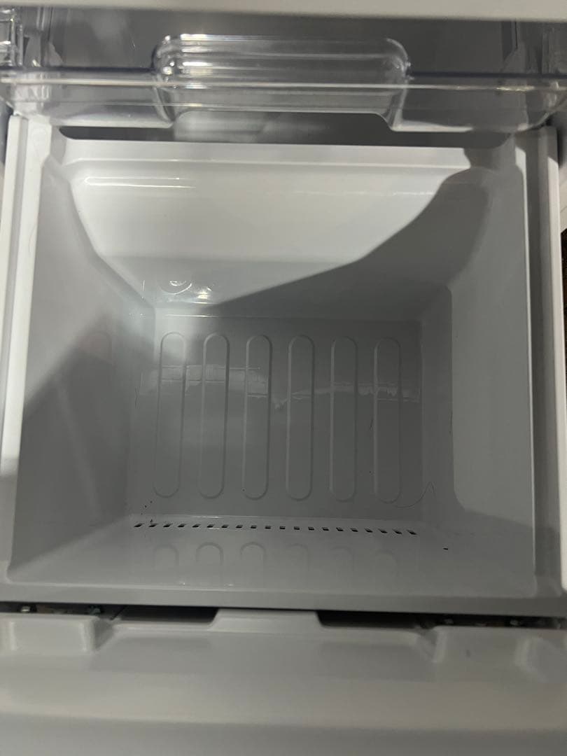 SHARP　ノンフロン冷凍冷蔵庫　SJ-D18J-W　2023年製