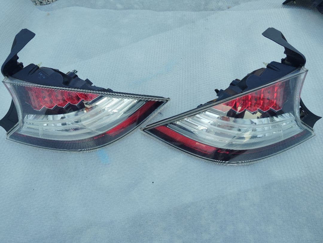 t*8様 ホンダ CRZ ZF1/ZF2 テールライト レアアイテム 初期モデル