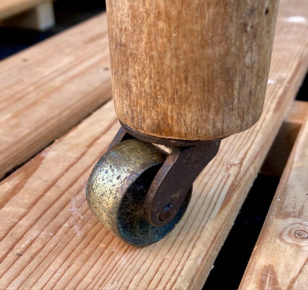 アンティークキャスター付きテーブル