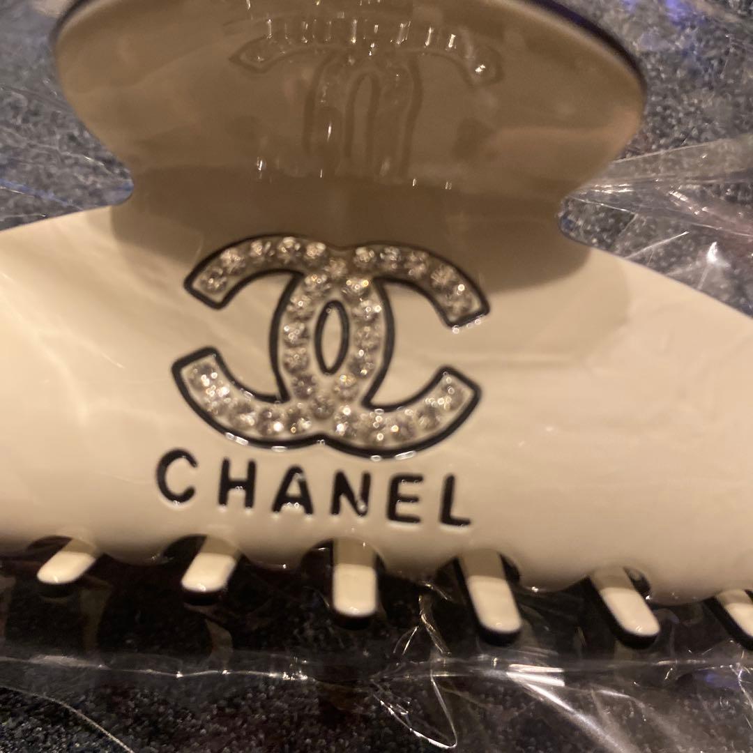 CHANEL ヘアクリップ