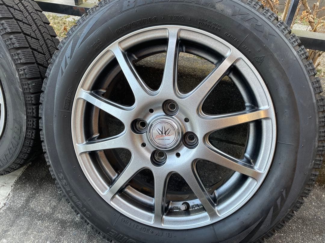 早いもの勝ち‼️美品‼️BLIZZAK VRXスタッドレスタイヤ