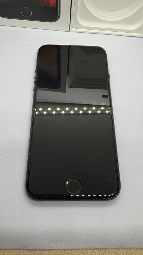 バッテリー97% Apple iPhone SE (第3世代) ブラック 本体