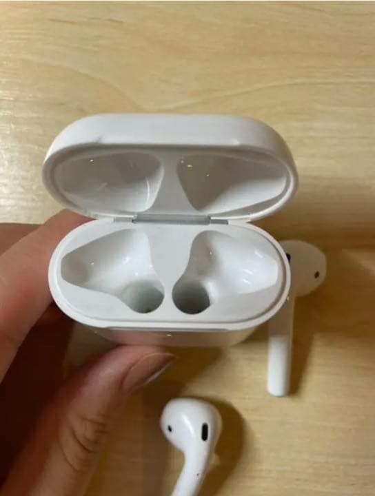 Apple 純正 AirPods