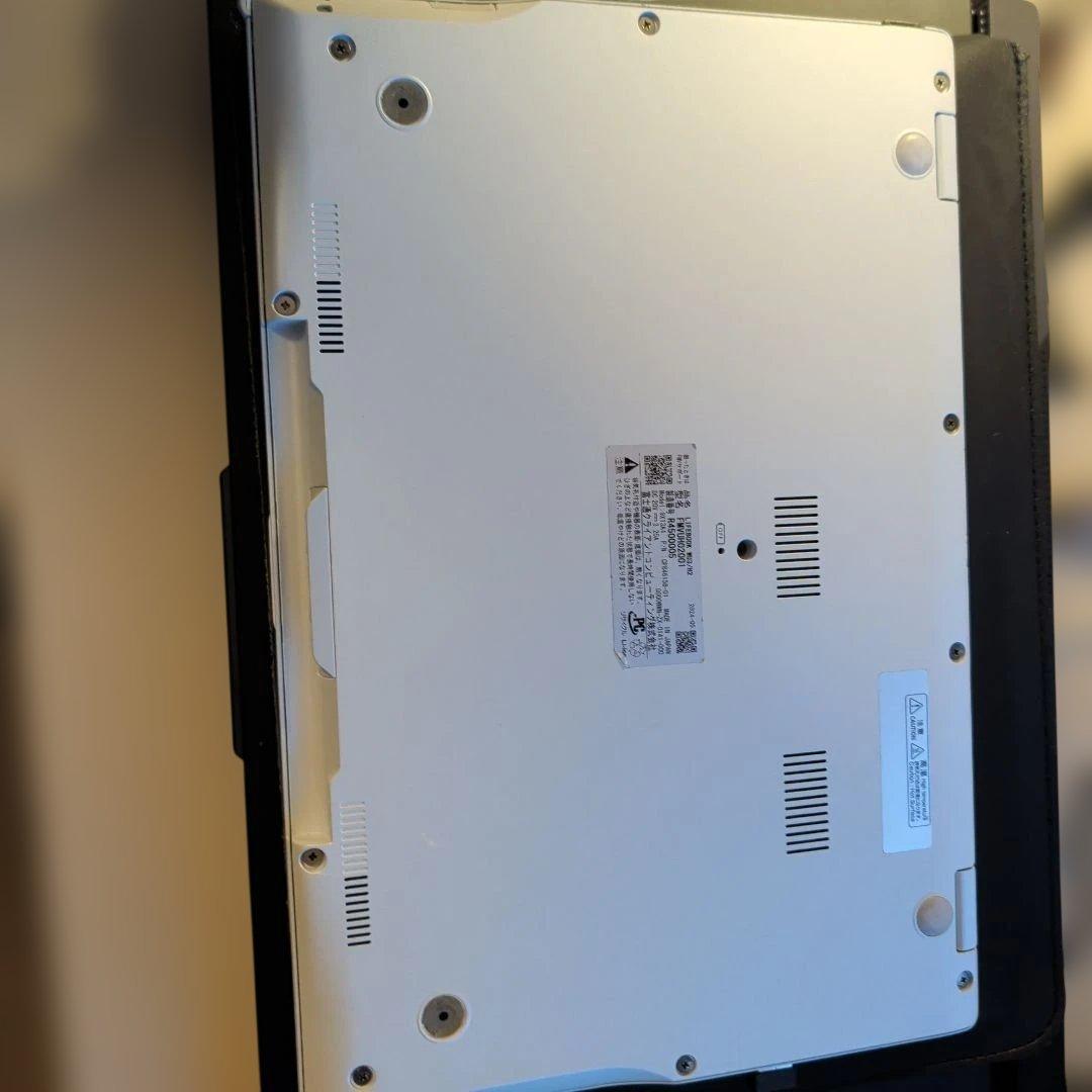 WU3/H2 i7-1360P 32GB 1T 2in1 AC付き