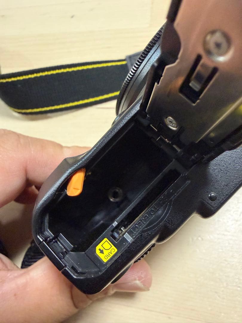 Nikon COOLPIX P7000 ジャンク