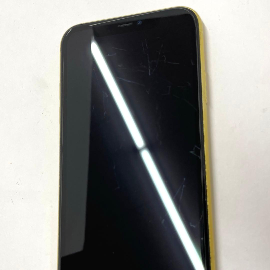 Apple iPhone11 128GB イエロー au 背面割れジャンク品