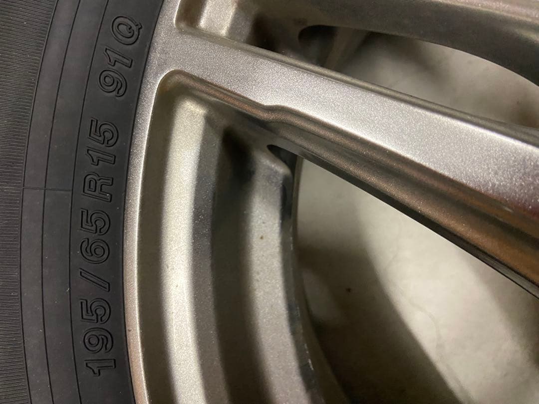 送料込み　15インチ　スタッドレスタイヤとホイールセット