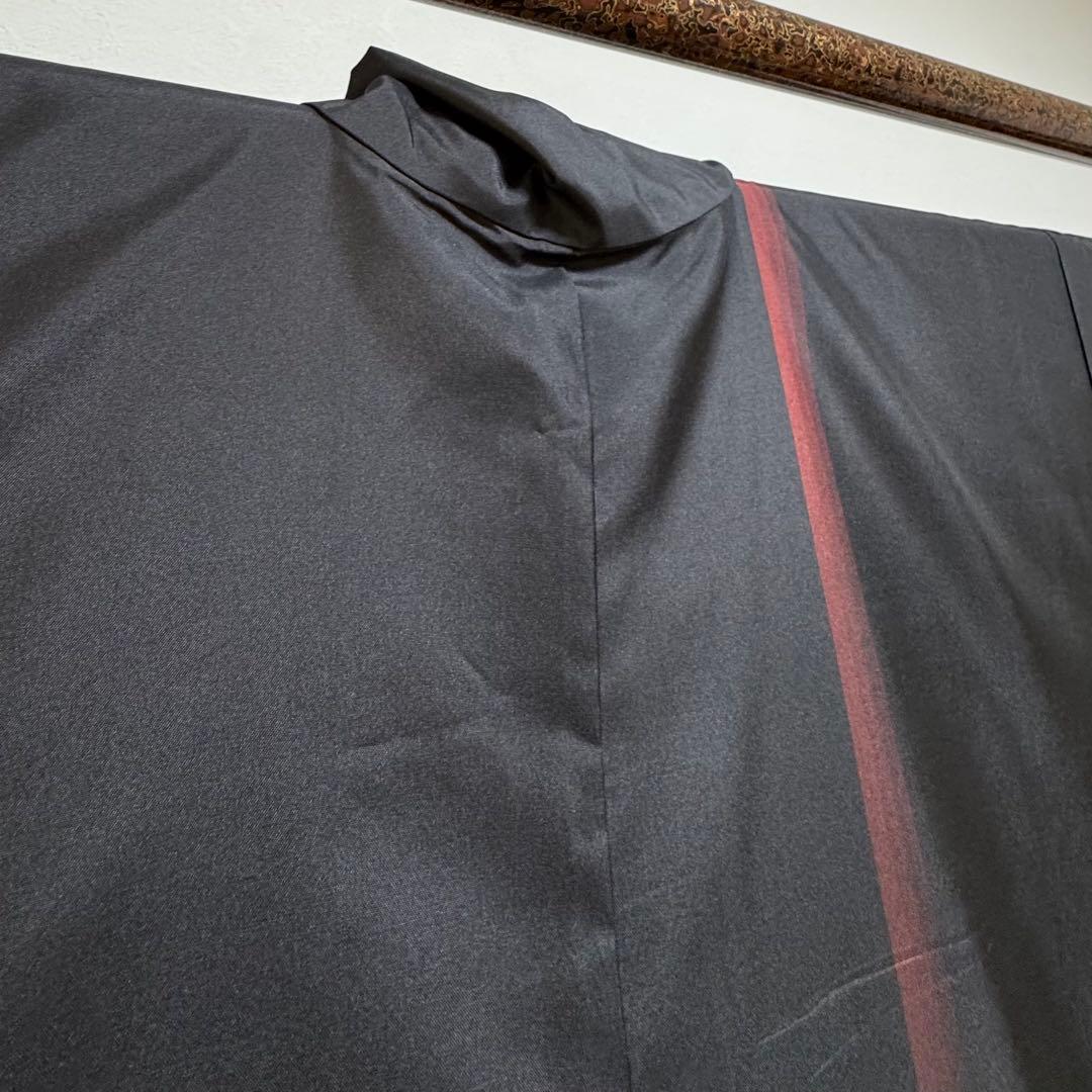 超美品　着物　正絹　袷　現代　紬　171裄67 黒　赤　大島紬　トール　シンプル