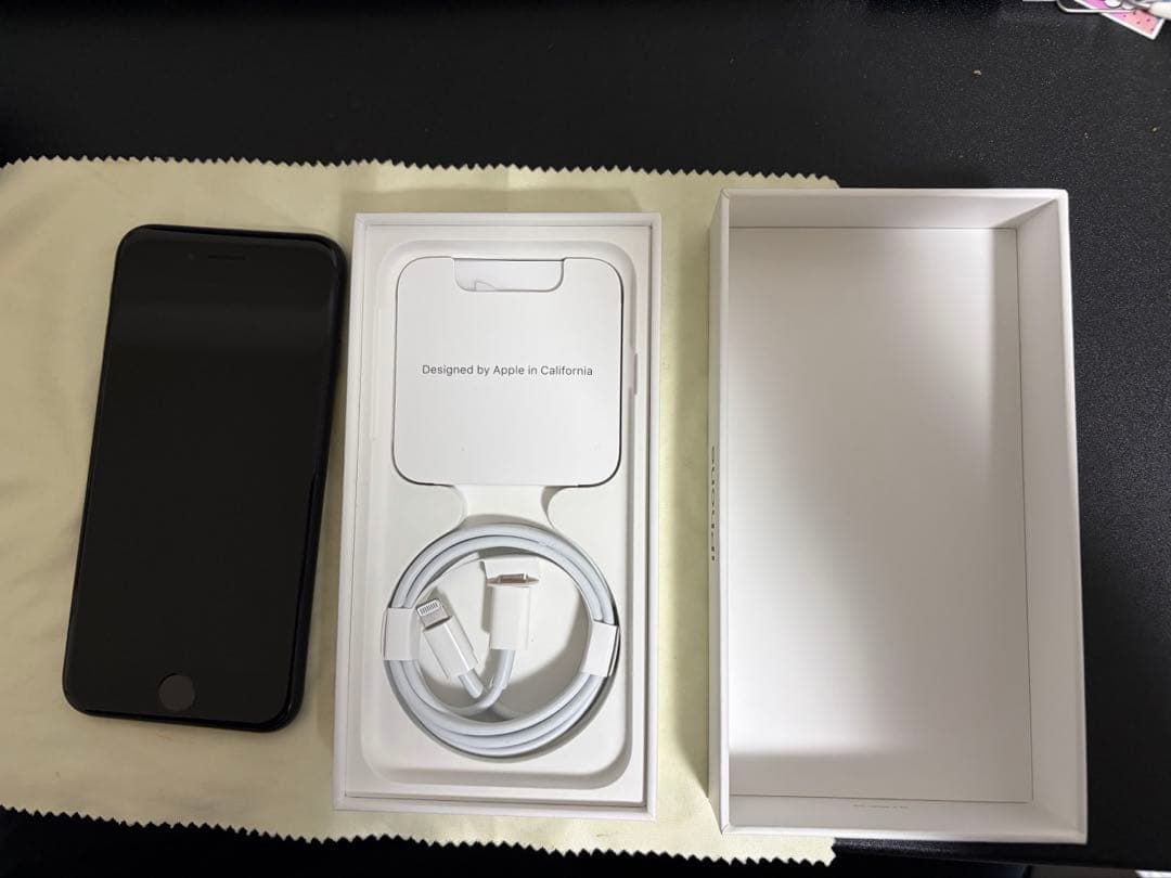 【美品】iPhoneSE 第2世代 64GB simフリー ブラック 修理歴無し