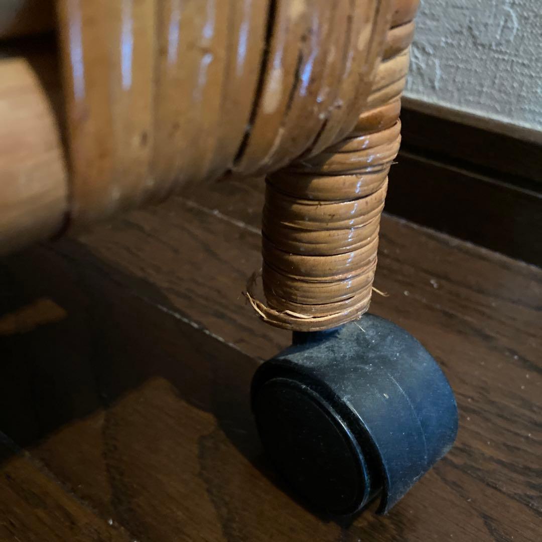 ラタン 4段収納ラック キャスター付き　中古