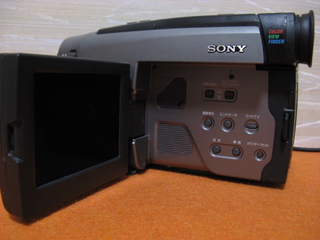 動作OK❗️☆SONYの液晶Hi8/8ミリビデオカメラ・CCD-TRV90