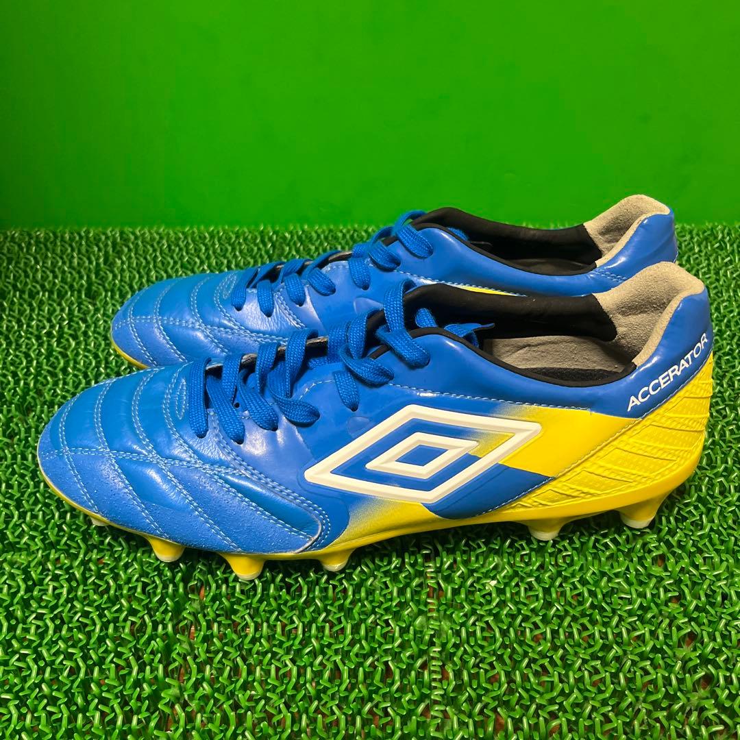 アンブロ サッカースパイク アクセレイター プロ(ブルー×イエロー)