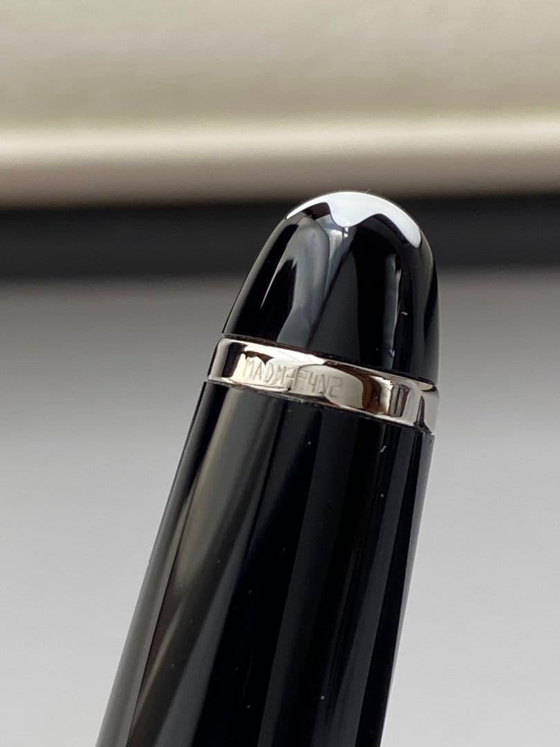未使用 モンブラン MONT BLANC ボールペン 黒 専用ケース付き