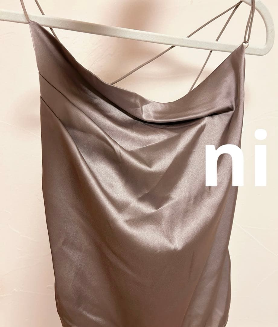 Aimeine カップインドレープサテンキャミソール