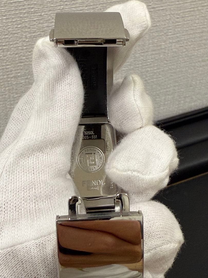FENDI 腕時計 シルバー ブラック