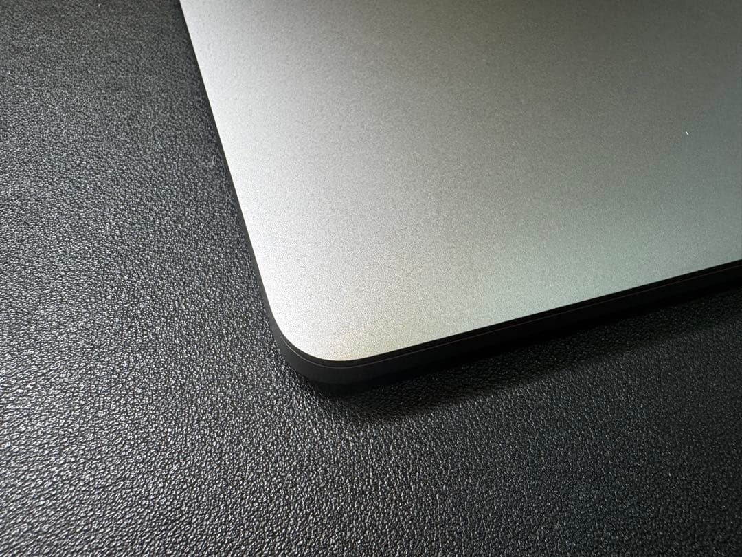 Macbook Pro 13 inch 2017 8G 256G バッテリー正常