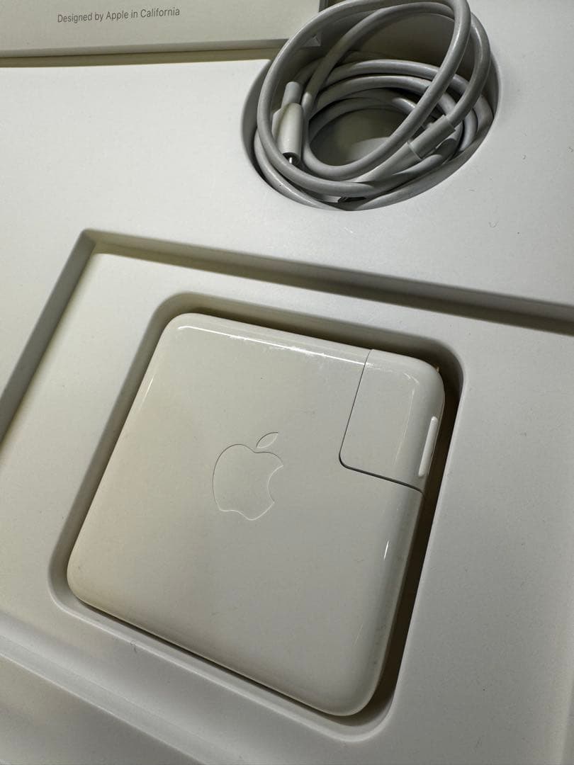 Macbook Pro 13 inch 2017 8G 256G バッテリー正常