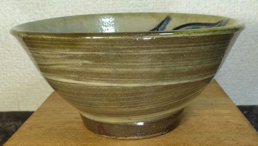 人間国宝 金城次郎 魚紋碗(茶碗,マカイ) 栞 共箱 美品 やちむん 壷屋焼