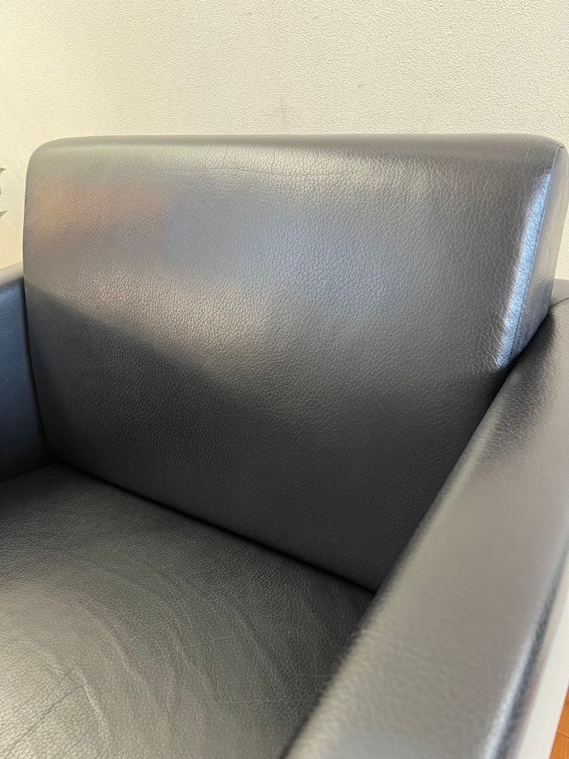 イトーキ　MEZZO ラウンジチェア　① 本革　21万　モダン　シングルソファ