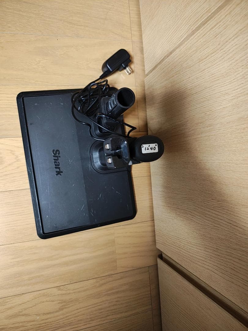 シャーク★コードレスクリーナー★CS300JWH★バッテリー新品と同等★