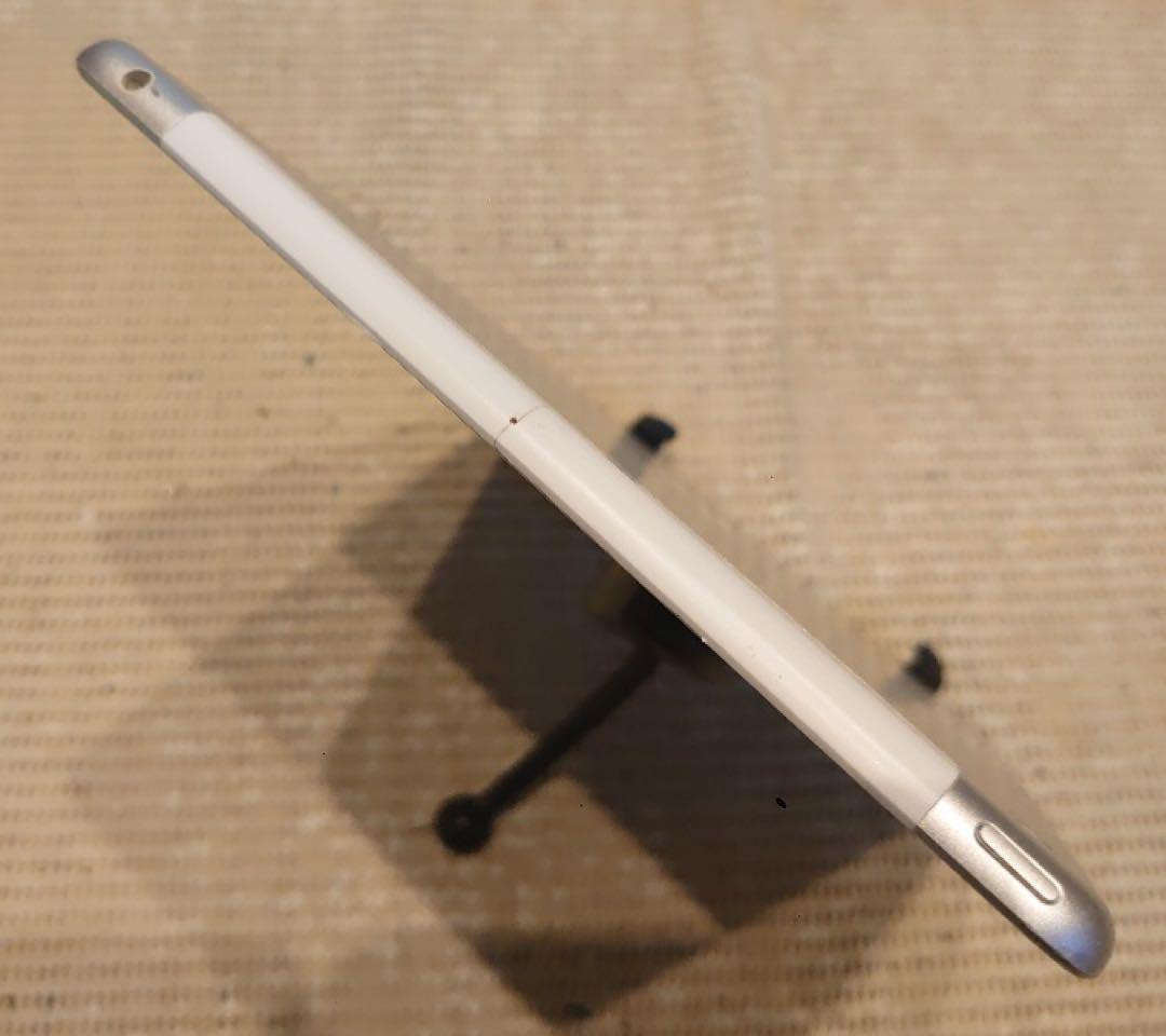 完動品SIMフリーiPad第5世代(A1823)本体32GB送料込PHLJK