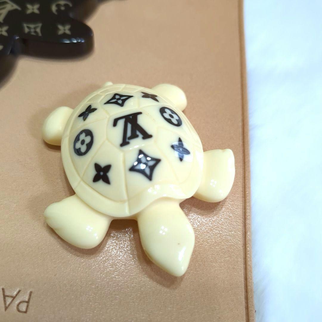 美品 ルイヴィトン LOUIS VUITTON ブローチ 熊 亀 クマ カメ