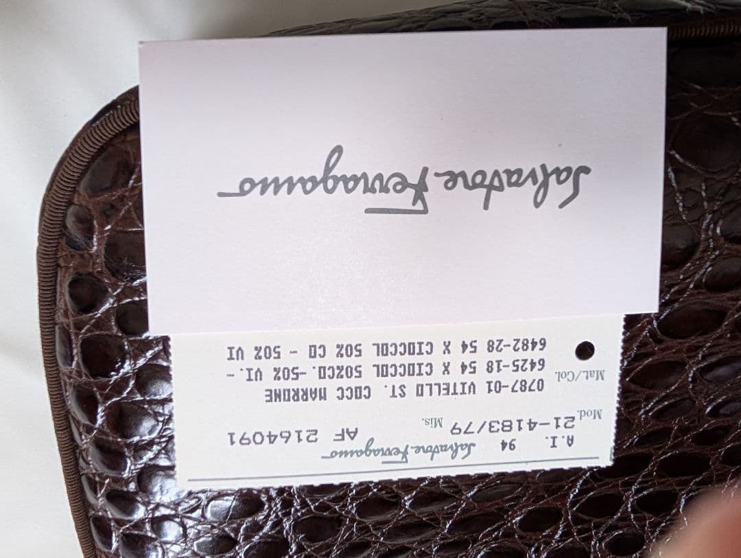 フェラガモ　ダークブラウン クロコダイル風 ショルダーバッグ