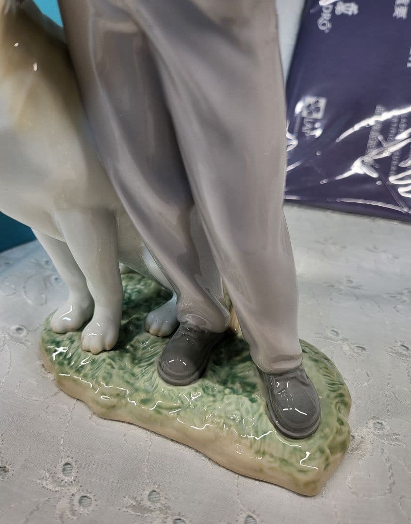 未使用近✨リヤドロ 僕の親友 フィギュリン 人形 犬 男の子 少年 箱付