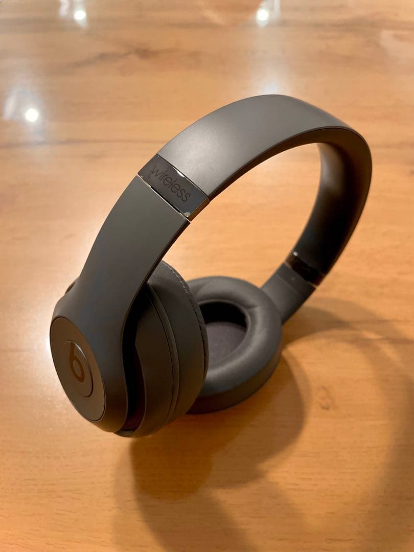 限定カラー! Beats Studio 3ワイヤレス ヘッドホン グレー