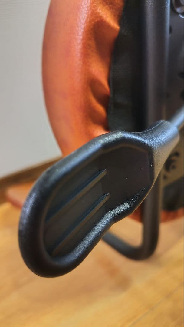 週末セール！限定カラー昇降式カウンターチェアタムチェア2脚セットキャメルブラウン