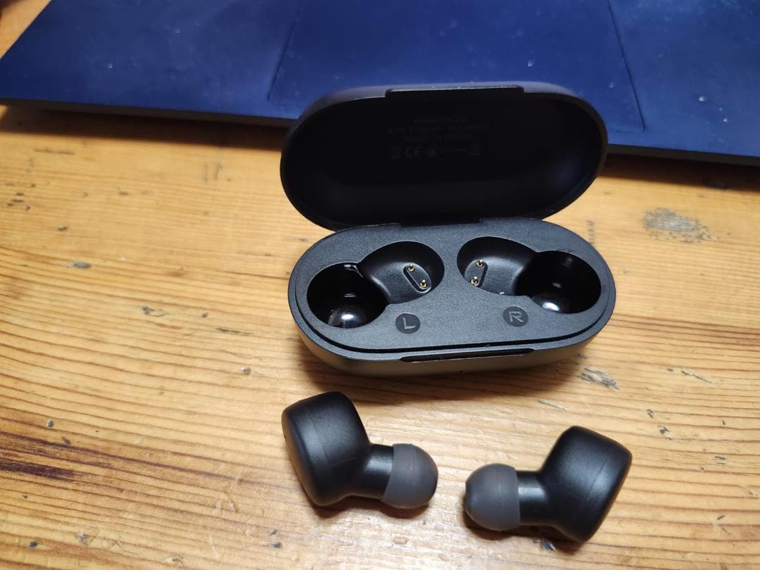 Bluetoothイヤホン ワイヤレスイヤホン 音量調整【2025最新EDR+B