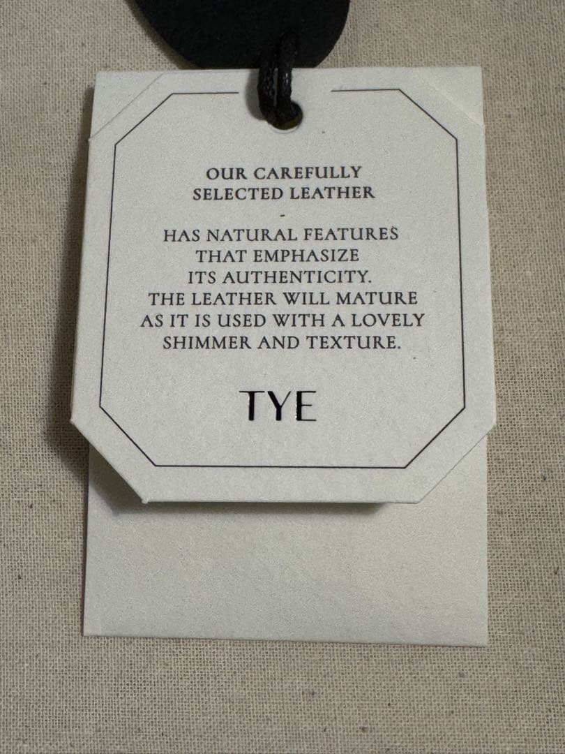 TOUT Y EST　キャンバス素材　バッグ