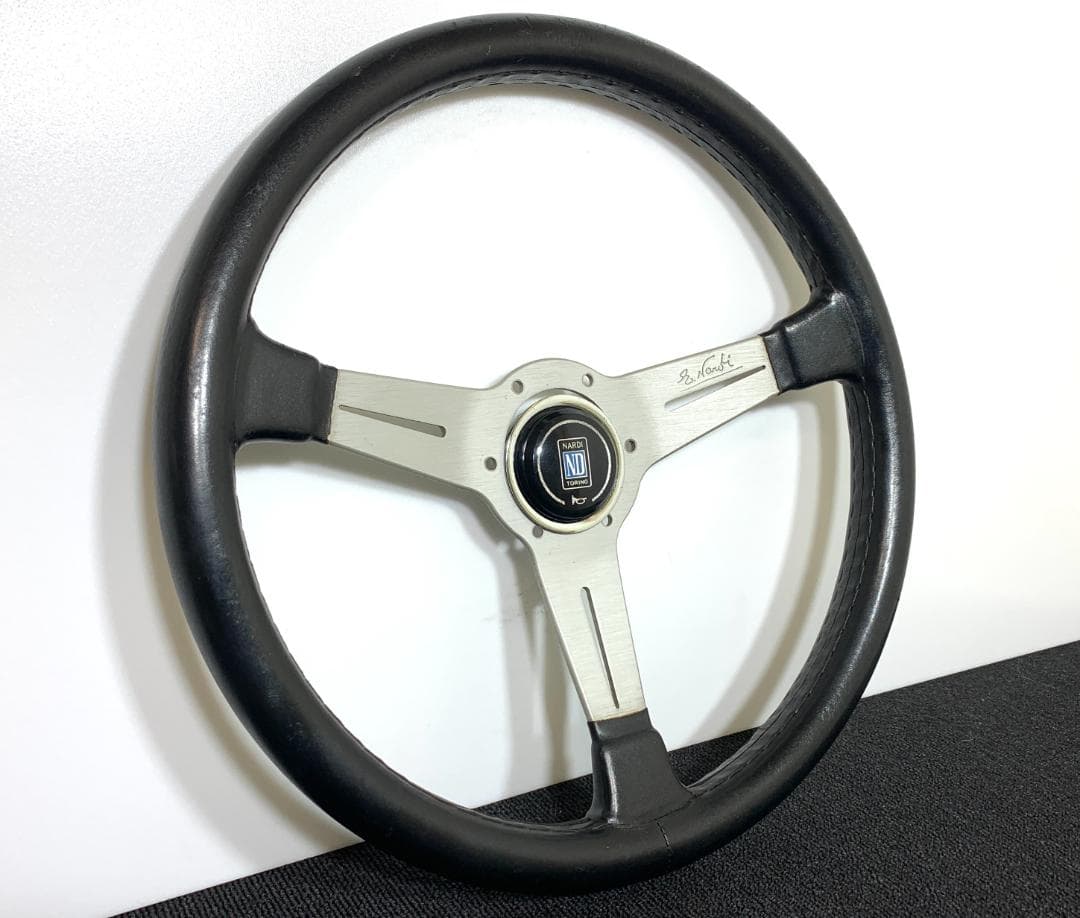 ナルディ クラシック 36パイ シルバースポーク レザー ホーンボタン付