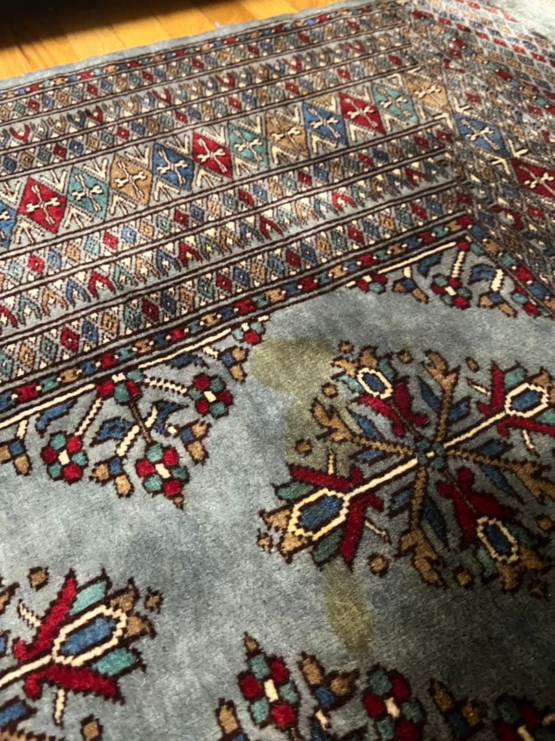 シルク ペルシャ絨毯 156 x 240 cm〔房含まず〕値下しました❣️