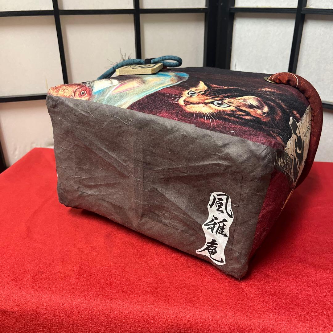 金魚鉢の側の猫 一閑張り バッグ かごバッグ ハンドバッグ 猫 茶トラ キジトラ