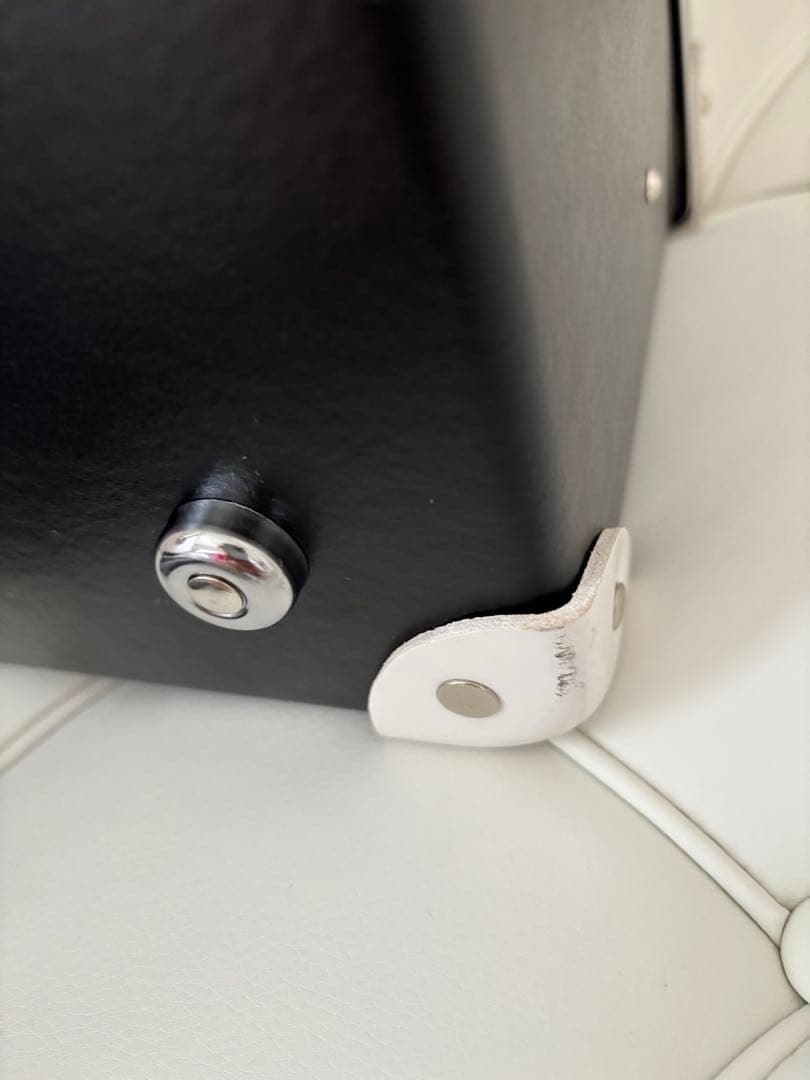 GLOB-TROTTER LOVELESSコラボバニティケース