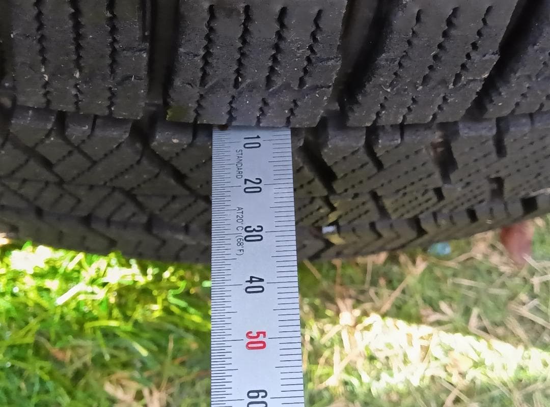 スタッドレスタイヤ　BS BLIZZAK VRX2　215/60R/16　４本