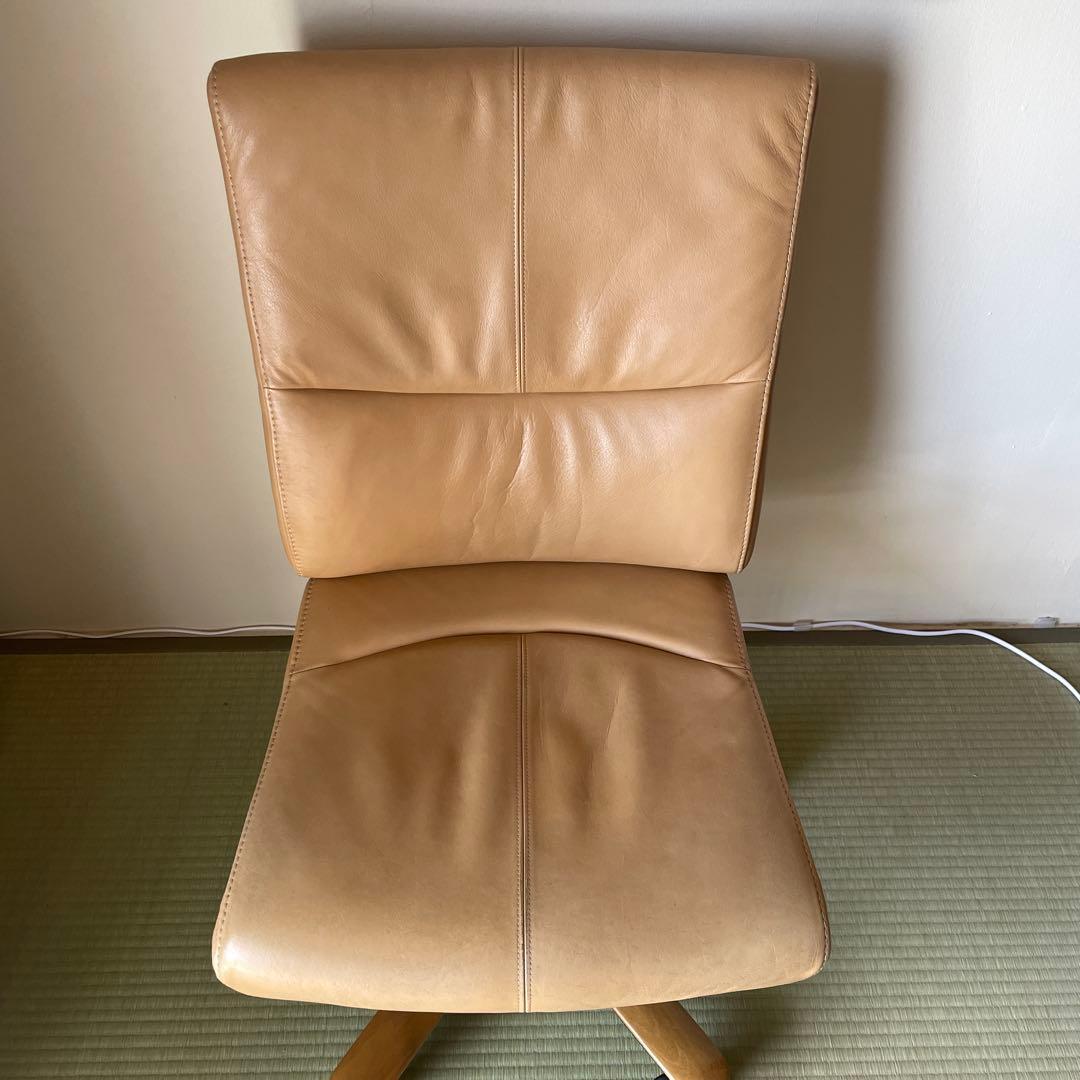 カリモク　本革張デスクチェア