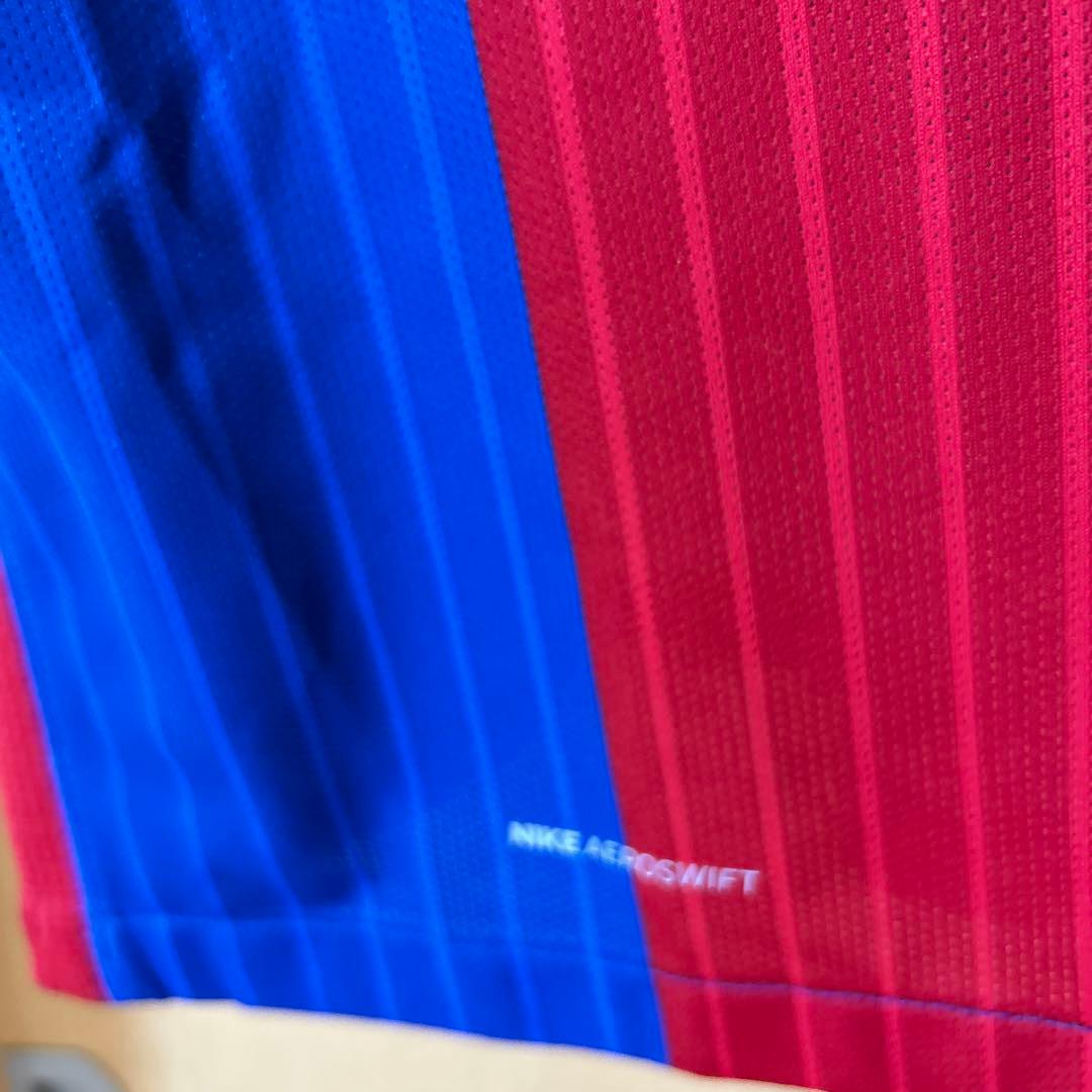 メッシバルセロナスペイン公式ショップで購入しましたソックスもあります