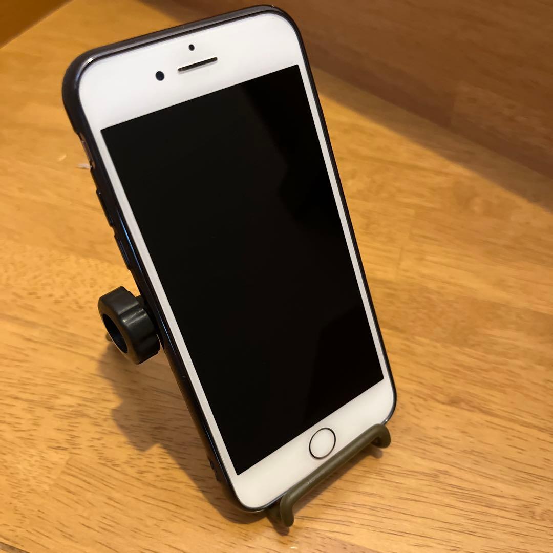 美品　iPhone8 本体