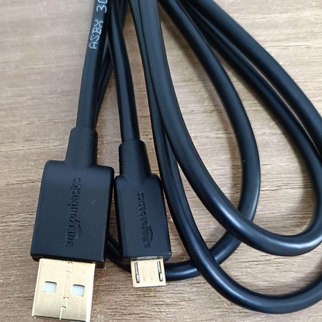 Kindle Paperwhite 8GB 第10世代 広告なし ケース３つ