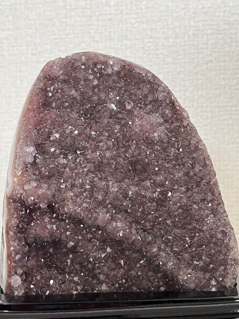 【天然石】⑤アメジストドーム　ジオード 原石 1kg以上 木製台座付き 紫水晶