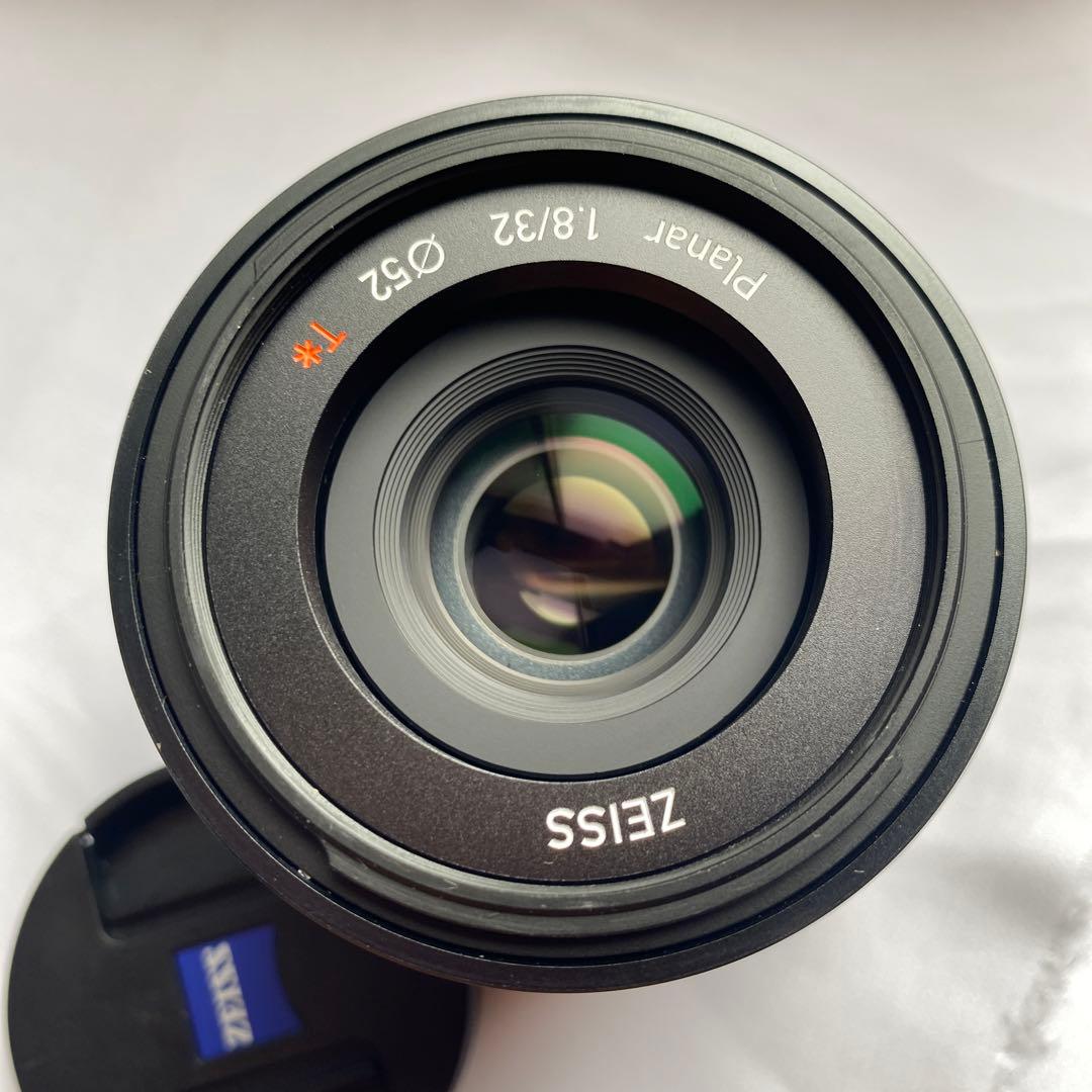 ZEISS / Touit 32mm F1.8 / Xマウント