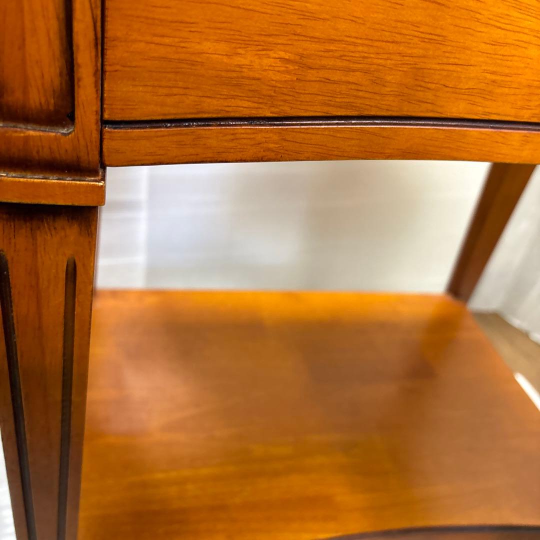 サイドテーブル　チェスト　机