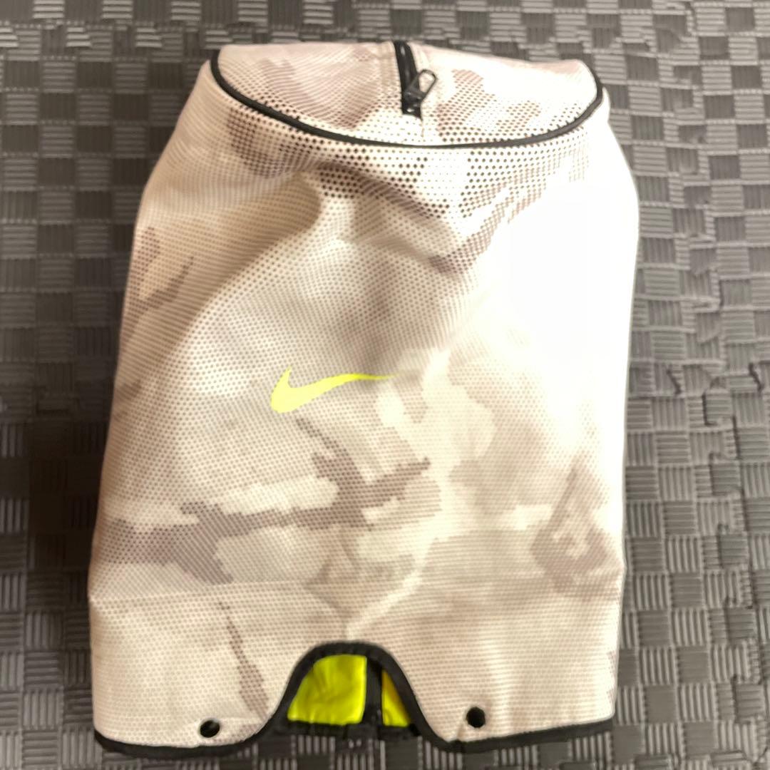 ナイキ　キャディバッグ　ボストンバッグ　新品アイアンカバー　新品ネームタグ付き