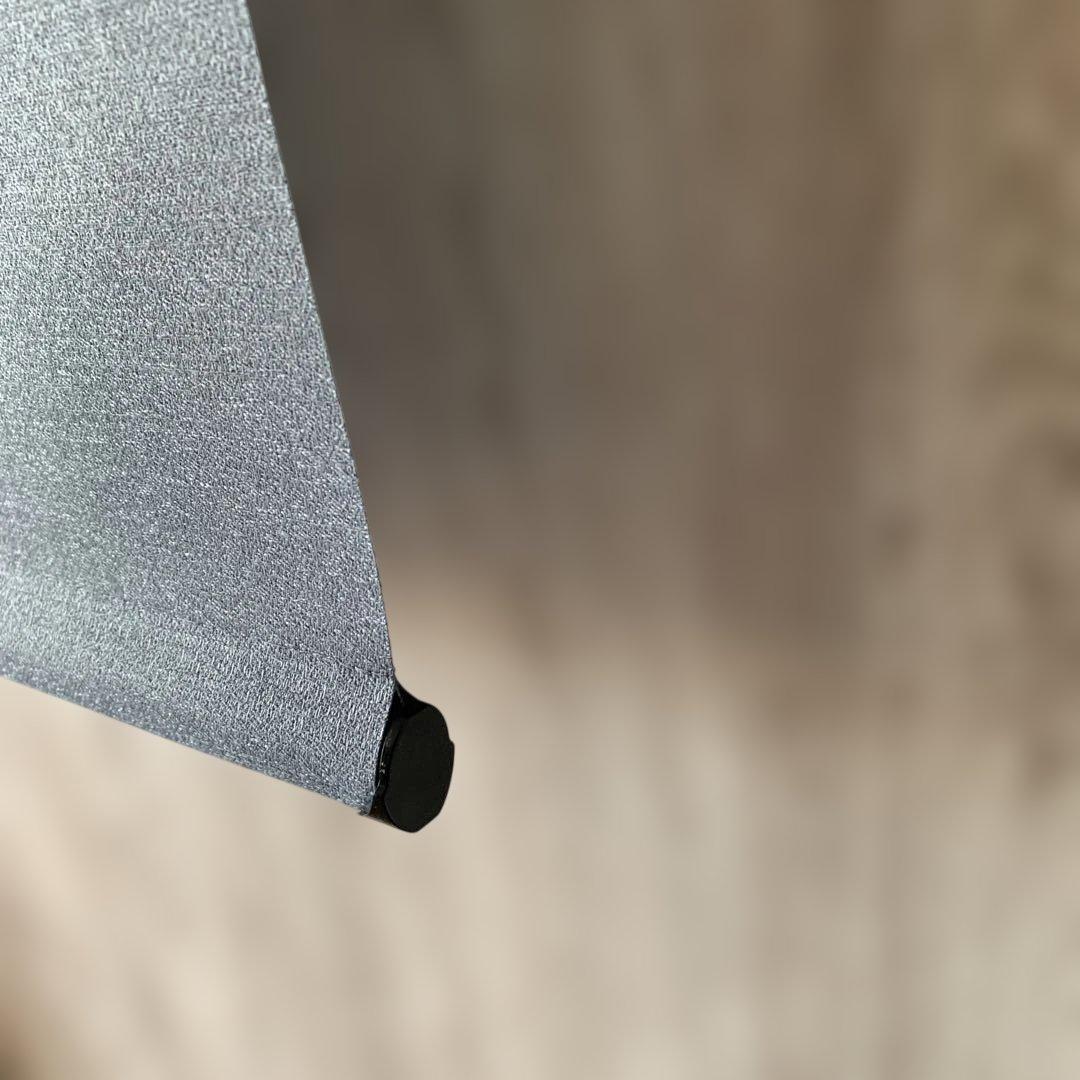 グレーの布地ロールスクリーン　タチカワ ブラインド