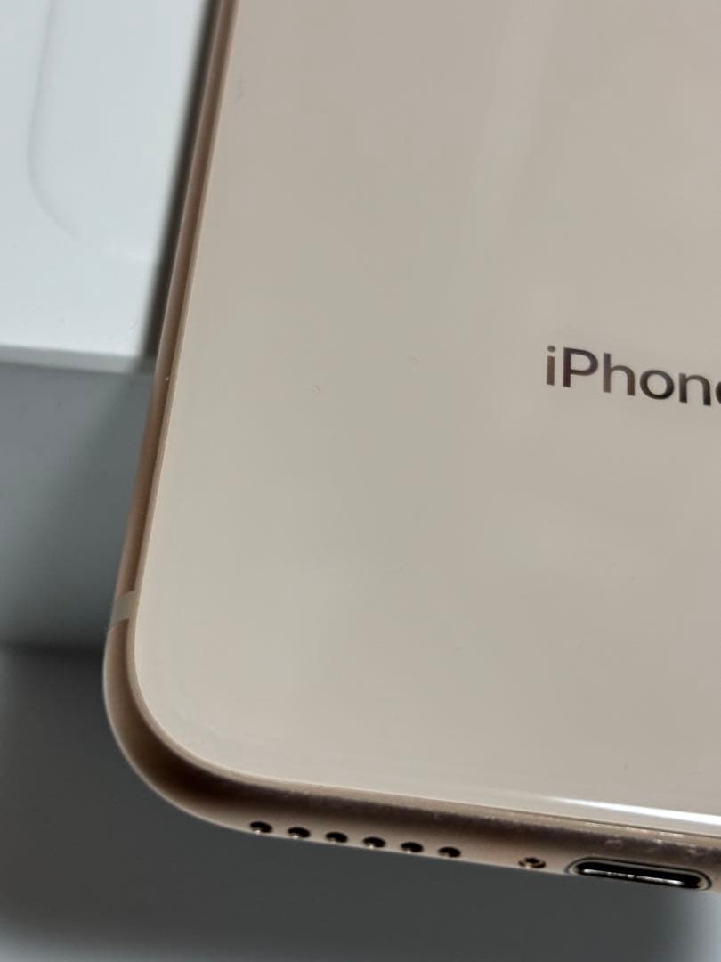 美品　iPhone 8　256GB　バッテリー95％　ゴールド　SIMフリー