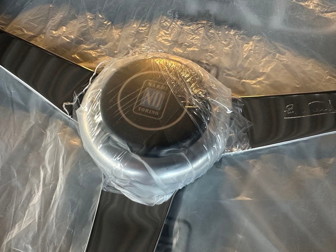 ナルディ　ウッドステアリング アニバーサリーモデル 380mm ランクル未使用品